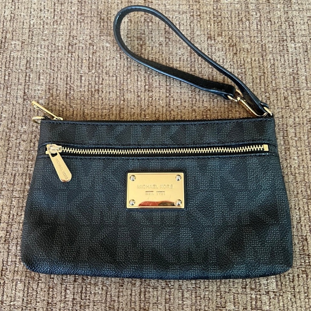 Michael Kors wristlet